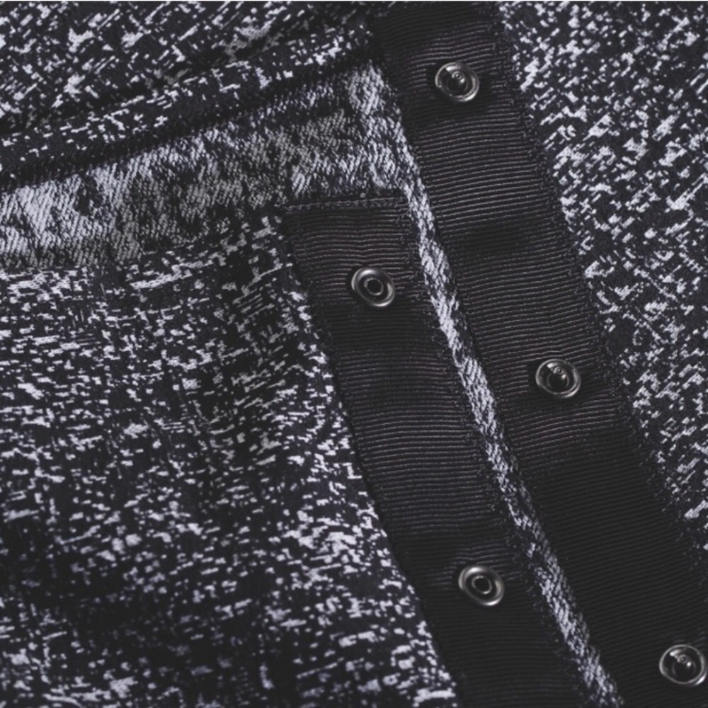 Vinyasana Lululemon wrap with armholes - Picture 5 of 5